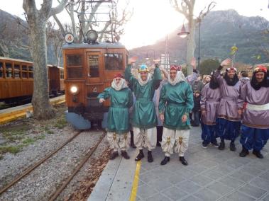 Els patges dels Reis d'Orient venen a Sóller en tren a recollir les cartes dels nins