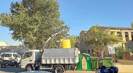 SOLLER - La Vila demana a la ciutadania que faci bon ÃÂºs dels contenidors.

ApelÃÂ·la a deixar el material perillÃÂ³s al pun