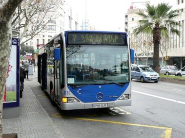A partir d’aquest dilluns, els nins i nines fins els 13 anys, poden viatjar de manera gratuïta amb els busos de l’Empresa Municipal de Transports.