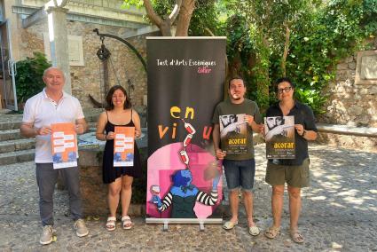 La presentació amb Miquel Nadal; Sílvia Arbona i Joan González; i M. Eugènia Canyelles, de l’OCB.