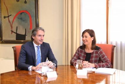 El govern espanyol es compromet amb Armengol a «avançar en la tarifa plana aèria i l'ampliació de l'habitatge social»