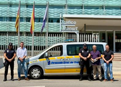 La DGT cedeix un furgó a la Policia Local per incrementar el control a la Vall