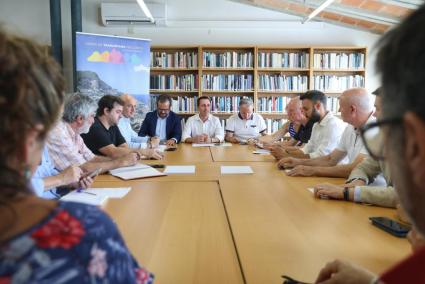 Galmés presidint la Mesa de Batles i Batlesses de la Serra de Tramuntana celebrada a la Biblioteca Municipal de Selva el mes passat.