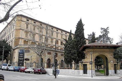 La Misericòrdia acull l'exposició itinerant 'Deu mirades a l'abandó'.