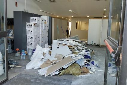 Algunes de les escoles de Selva es troben plenes de runes i enderrocs.