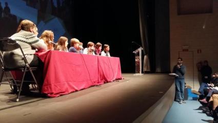 El batle de Palma, José Hila, ha recollit aquest dijous propostes d'alumnes del projecte pilot 'Jane's Walk Ciutat Escola' per millorar Palma.