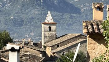 Els residents de Biniaraix senten des d’aquesta setmana les hores a través de la campana.
