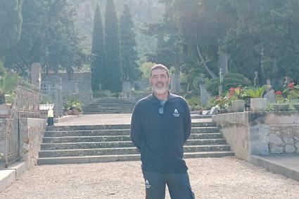 Com a fosser del cementiri de Sóller des de fa ja uns anys, Frías s’encarrega del seu manteniment.