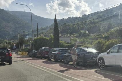 Queixes veïnals per cotxes de lloguer aparcats al carril bici