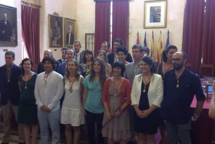 Tots els regidors de l'Ajuntament de Ciutadella, on només repeteixen de la passada legislatura cinc dels 21.