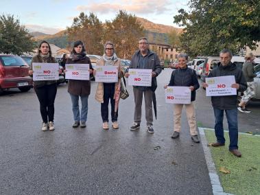 Integrants de Més amb missatges de rebuig al projecte.