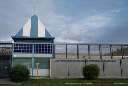 Un total de 1.863 migrantes ingresaron en CIE en 2024, 222 menos que en 2023, según SJM que reclama "transparencia"