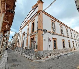 SOLLER - Paralitzada de nou lâÃÃ´adjudicaciv= del projecte del Defensora.

Un arquitecte ha impugnat la resoluciv= del concur