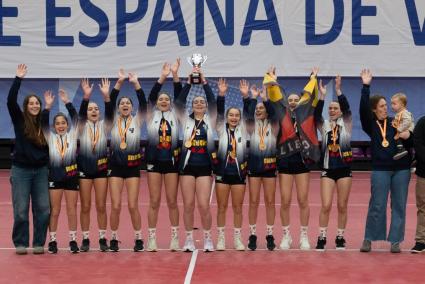 Doblet històric amb dos ors per les infantils i els juvenils del Volei Sóller