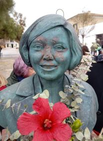 Memòria de Mallorca critica el "lamentable" estado del busto de Aurora Picornell y exige al Consell su reparación