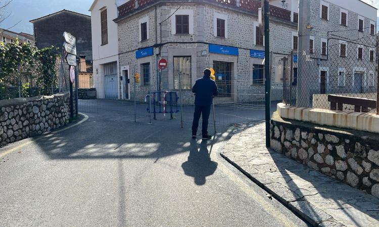 Moment del tancament del camí de Cas Jurat.