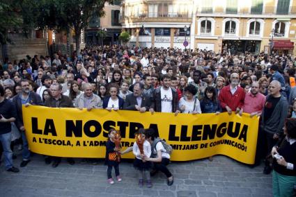 Manifestació a favor de la llengua catalana el 2013 a la plaça de Cort.