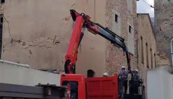 Arranca la demolició controlada de la Fàbrica Nova