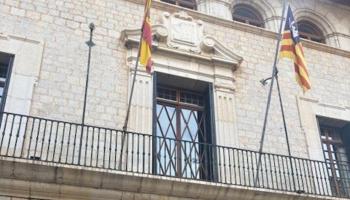 Façana de l'Ajuntament d'Alaró, liderat actualment per Llorenç Perelló (PP).
