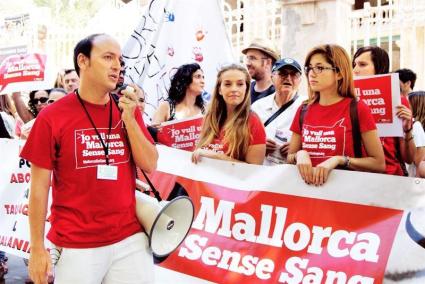 Guillermo Amengual, portaveu de la campanya Mallorca Sense Sang duratn una protesta.
