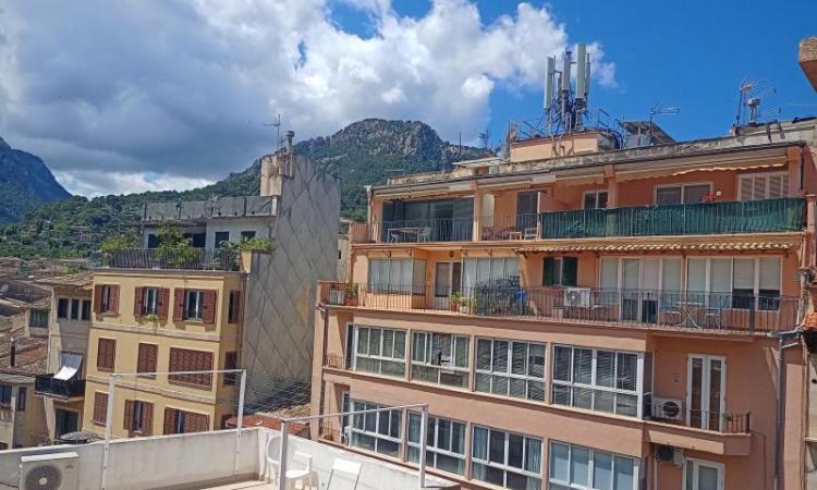 SOLLER. VIVIENDA. SÃ³ller pateix manca dâestoc de pisos de lloguer. Les immobiliÃ ries de la Vall no poden oferir als clients