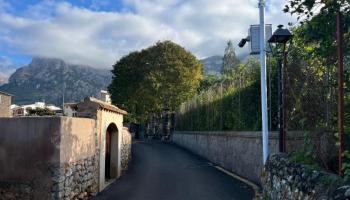 SOLLER - VeÃ¯ns dels carrers propers a la Volta Piquera recullen firmes contra lâACIRE.