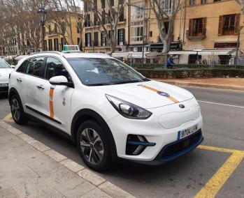 El nou reglament del taxi obre la porta a l'entrada massiva de vehicles de llicència VTC.