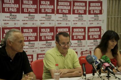 Lorenzo Bravo i Katiana Vicens en una roda de premsa.