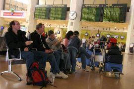 El Parlament ha aprovat aquest dimarts en sessió plenària una proposició no de llei per instar al Govern espanyol a mantenir el sistema de descompte per a residents.