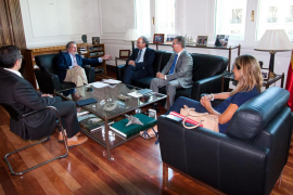 Moment de la reunió entre March i el ministre d'Educació espanyol.
