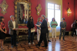 El PP titlla d'anticonstitucional el Pacte per a l'Educació perquè «dóna prioritat a una llengua damunt l'altra»