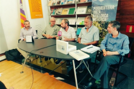 L’Atles ornitonímic de les Illes Balears és una obra de geolingüística coeditada per l'Institut d'Estudis Baleàrics i l'Institut d'Estudis Catalans.