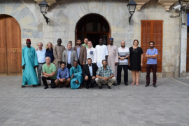 El batle, els representants dels diferents grups polítics i les comunitats musulmanes després de la reunió.