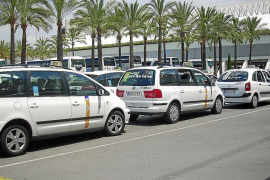 Mobilitat amplia els dies de servei dels taxistes durant els mesos d'estiu