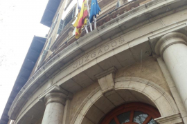 Els sindicats educatius celebren la no admissió a tràmit de la querella contra l’Anselm Turmeda