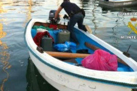 Fotografia d'una barca arribada a Mallorca