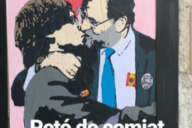 «Petó de comiat» entre Rajoy i Puigdemont