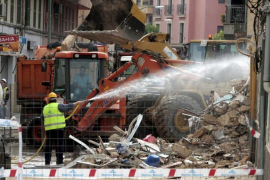 Cort assegura que reutilitza material de renovació de calçades des de fa quatre anys