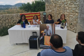 Les curadores del volum durant la presentació.