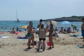 Prop de 25.500 persones informades sobre l’abandonament de residus a les platges 