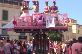 La Mucada tenyeix Sineu de rosa