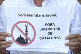 [VÍDEO] Moments de tensió entre regidors durant el minut de silenci a Vic