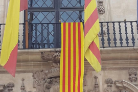 L'ajuntament de Palma penja una senyera al balcó... a proposta de Ciudadanos