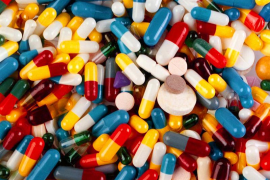 12 centres de salut revisen la medicació a més de 1.000 persones majors per millorar resultats 