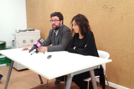 Antoni Noguera i Margalida Llobera durant la presentació dels resultats. 