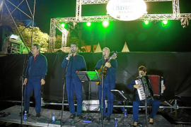 Les Havaneres desafien el mal temps i el públic més fidel no fallà
