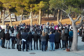 Un centenar de persones s'han concentrat a Calvià. 