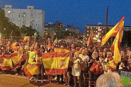 La manifestació il·legal de familiars de la Guardia Civil aplega unes 100 persones