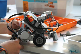 Educació posa en marxa el programa RobotIB per fomentar la robòtica 