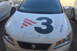 Apareixen pintades d'odi al cotxe de la corresponsal de TV3 a les Balears